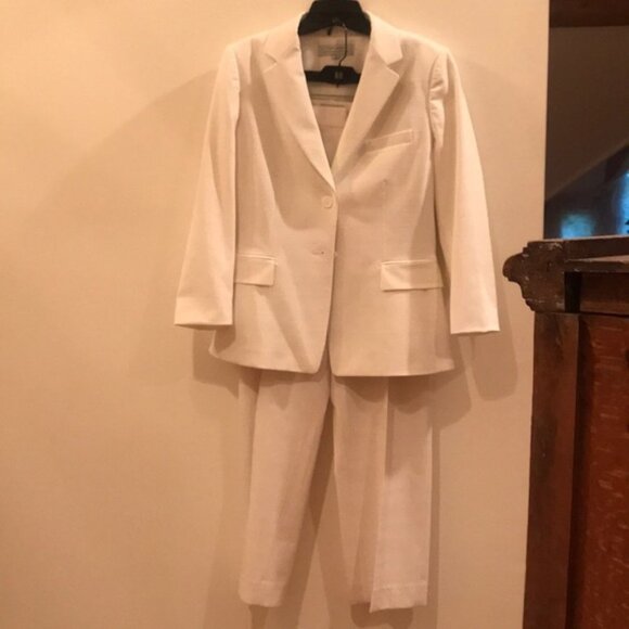 Tahari Other - Tahari White on White Textured Plaid Pants Suit